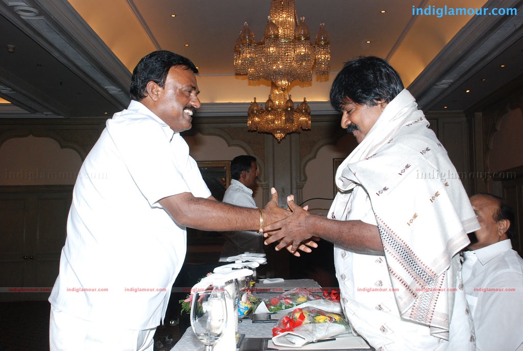Thambi Oorukku Pudhusu Audio Launch Event hd photo