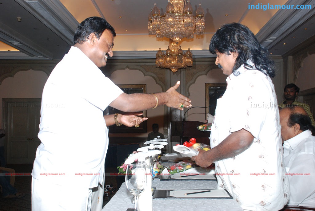 Thambi Oorukku Pudhusu Audio Launch Event hd photo