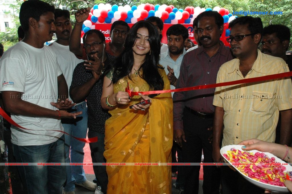 Sneha at Reliance Digital Opening Event hd photo