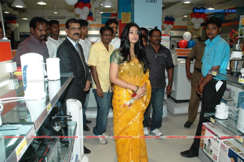 Sneha at Reliance Digital Opening Event hd photo