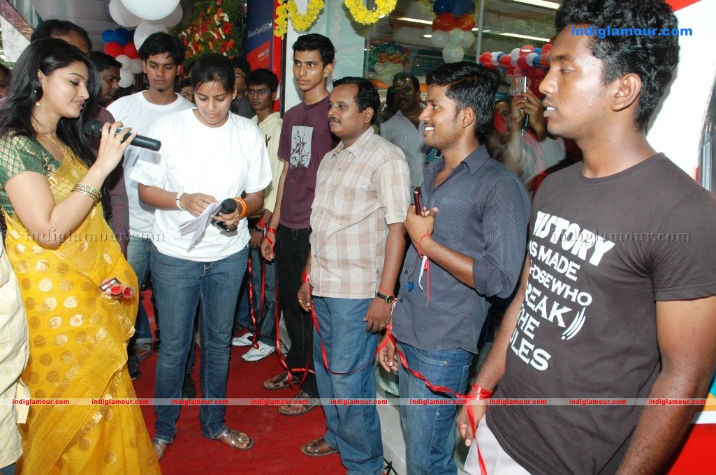 Sneha at Reliance Digital Opening Event hd photo