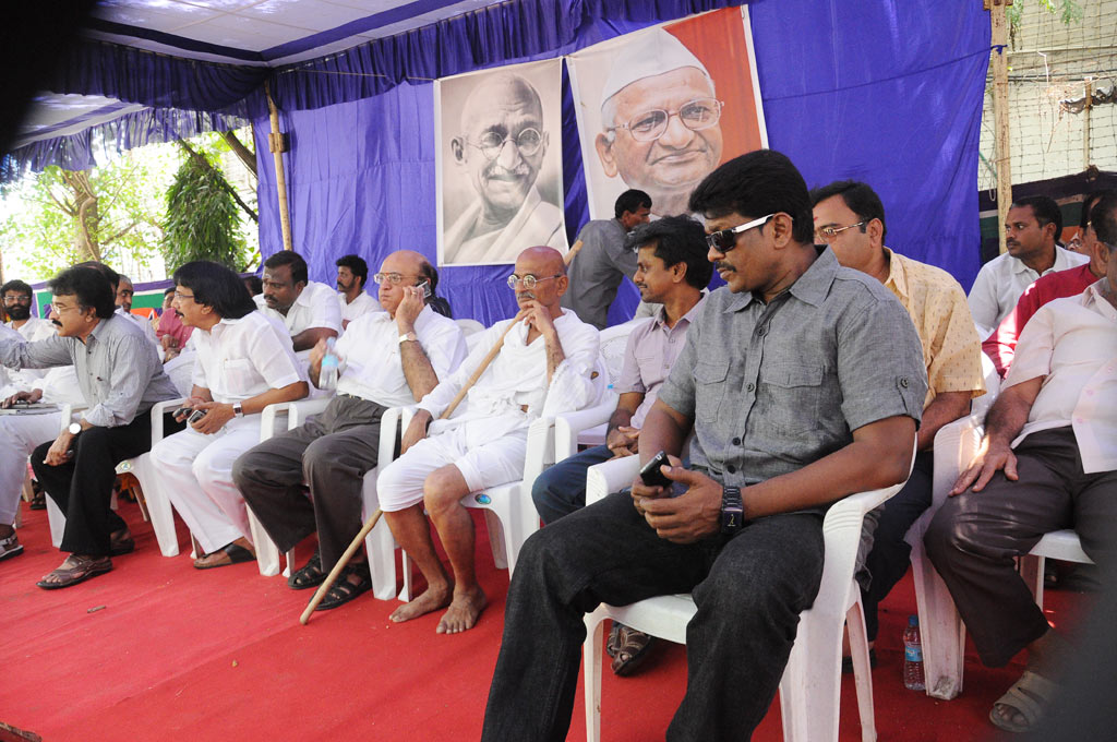 Kollywood Fasting in Support of Anna Hazare Event hd photo