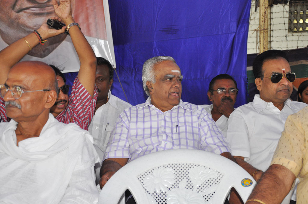 Kollywood Fasting in Support of Anna Hazare Event hd photo