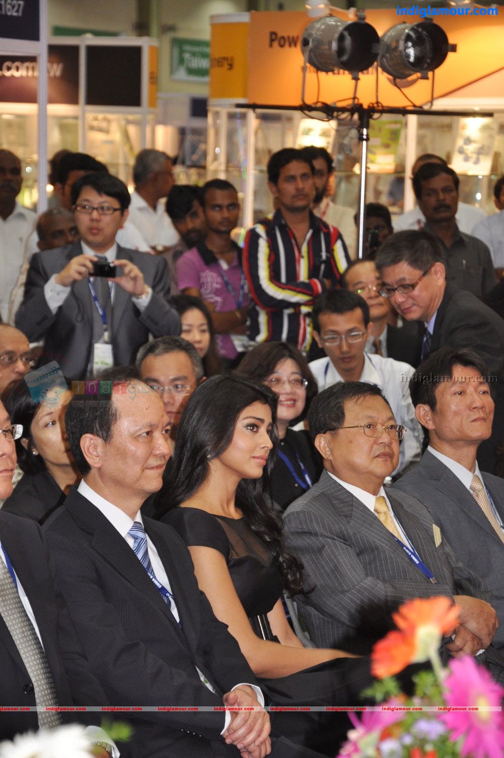 Shriya at EMMA Expo India 2011 Opening Ceremony Event hd photo