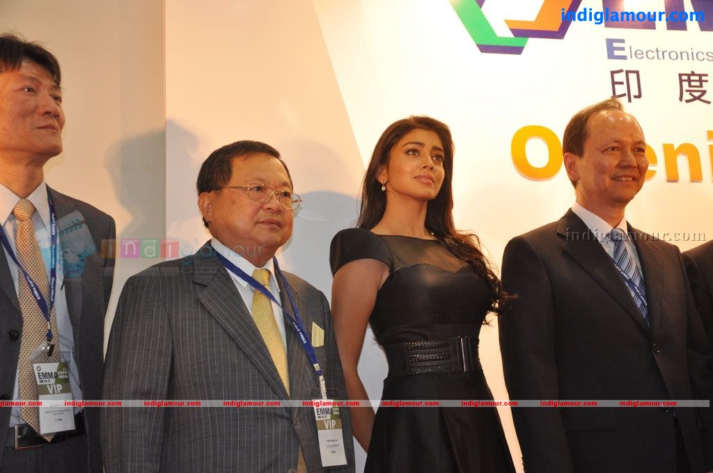 Shriya at EMMA Expo India 2011 Opening Ceremony Event hd photo