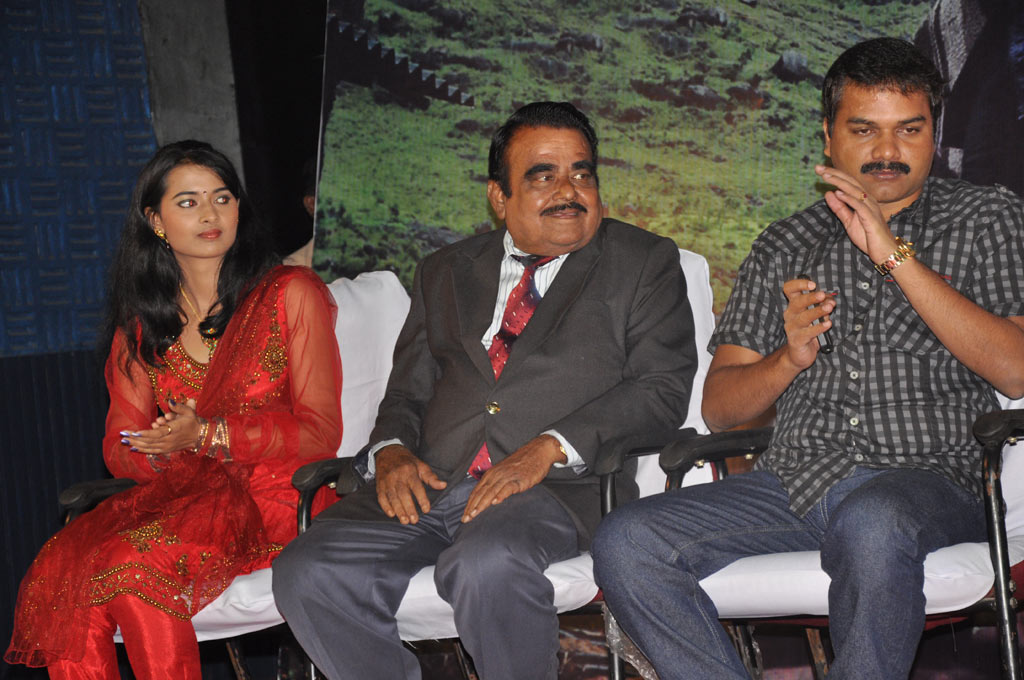 Kadhalai Kadhalikkiren Audio Launch Event hd photo