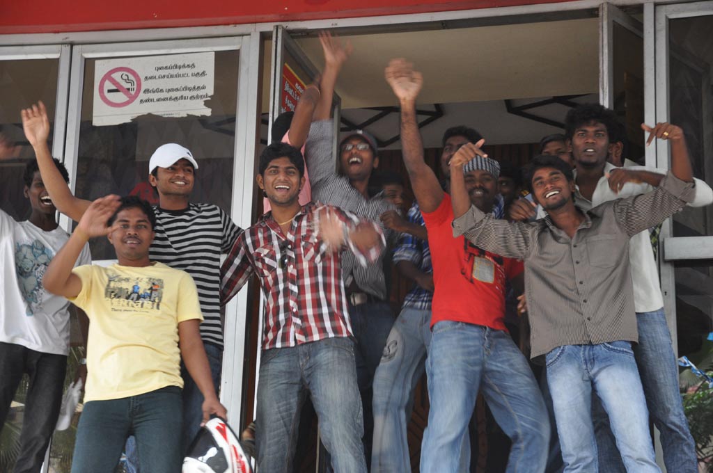 Fans Celebrate Mankatha Release Event hd photo