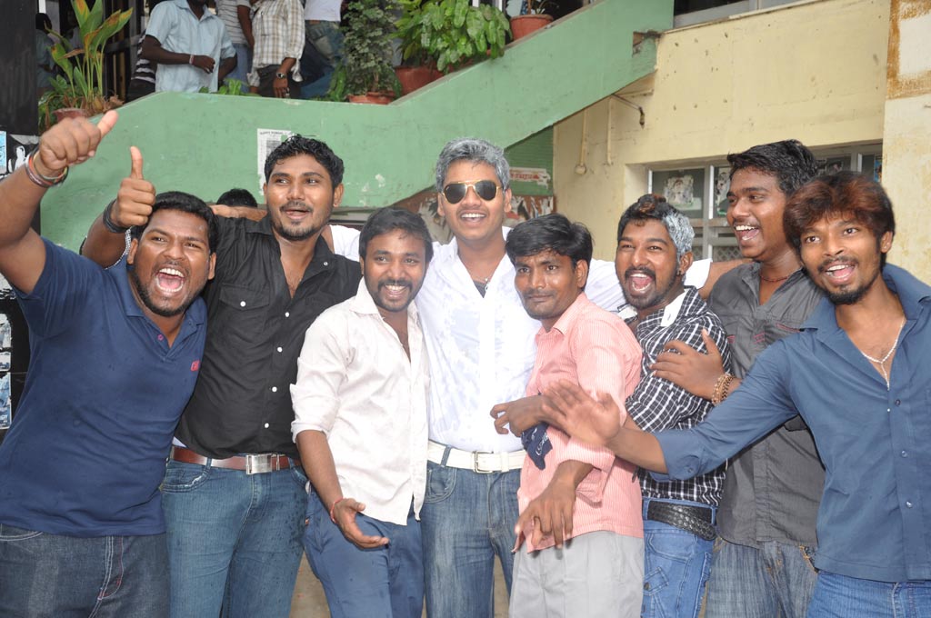 Fans Celebrate Mankatha Release Event hd photo