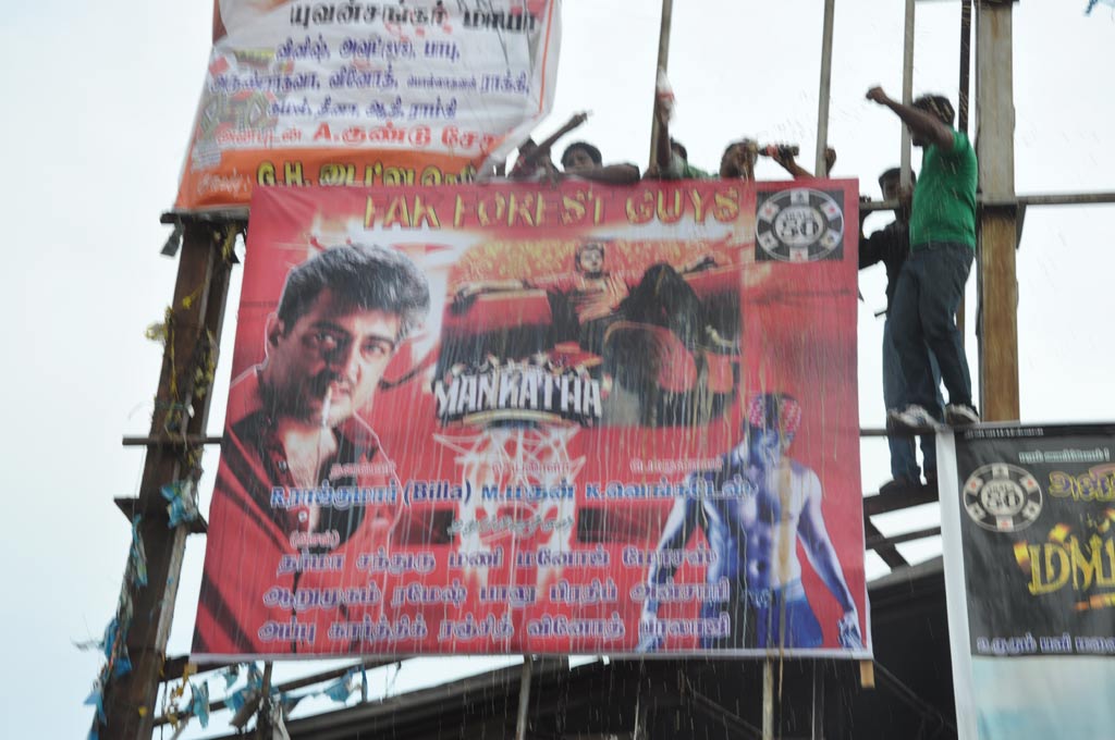 Fans Celebrate Mankatha Release Event hd photo