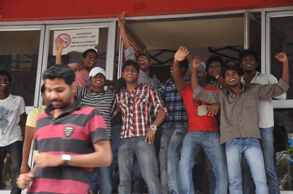 Fans Celebrate Mankatha Release Event hd photo