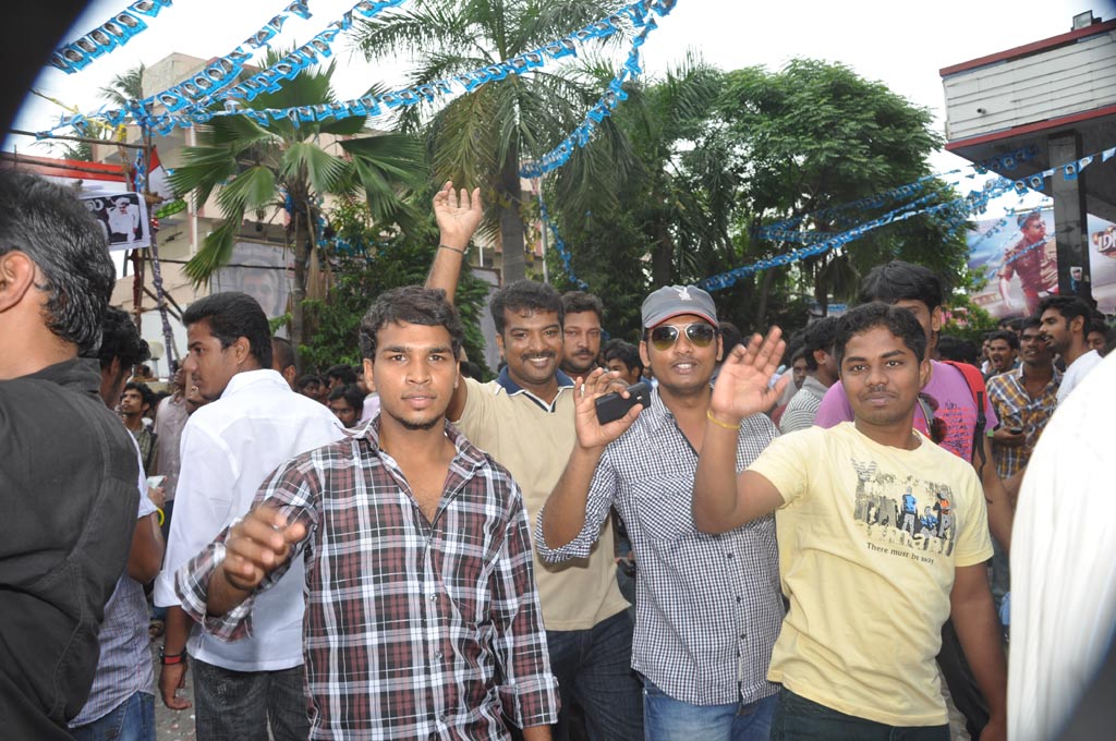 Fans Celebrate Mankatha Release Event hd photo