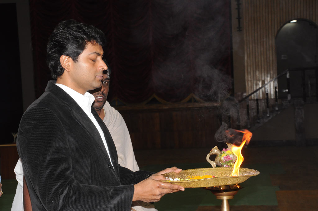 Mugamoodi Movie Launch Event hd photo