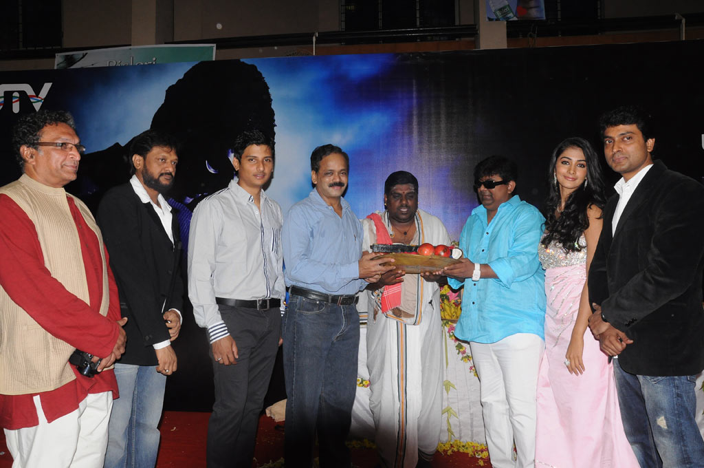 Mugamoodi Movie Launch Event hd photo