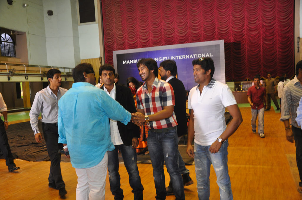 Mugamoodi Movie Launch Event hd photo