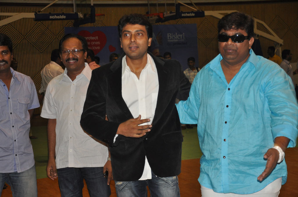 Mugamoodi Movie Launch Event hd photo