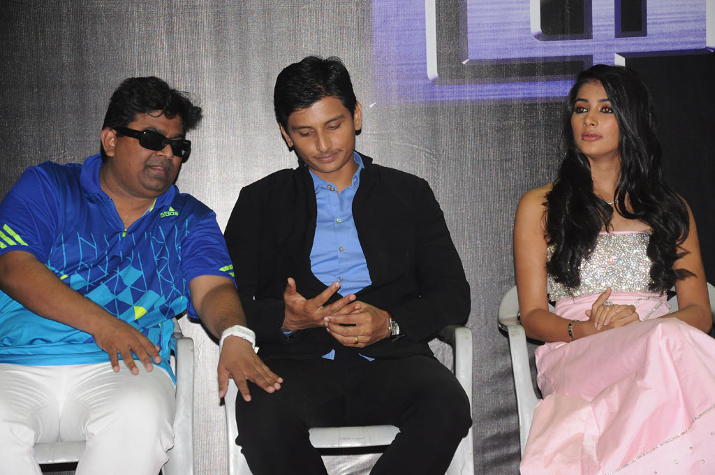 Mugamoodi Movie Press Meet Event hd photo