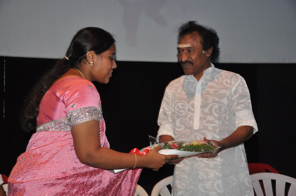 Thulli Ezhundhathu Kadhal Audio Launch Event hd photo
