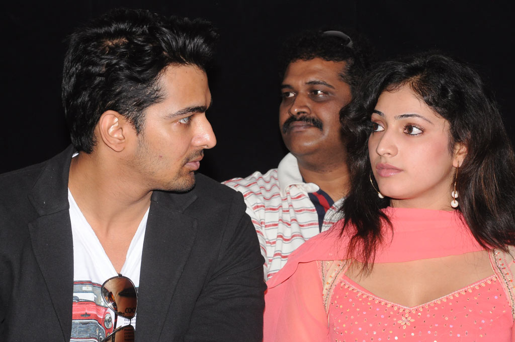 Thulli Ezhundhathu Kadhal Audio Launch Event hd photo