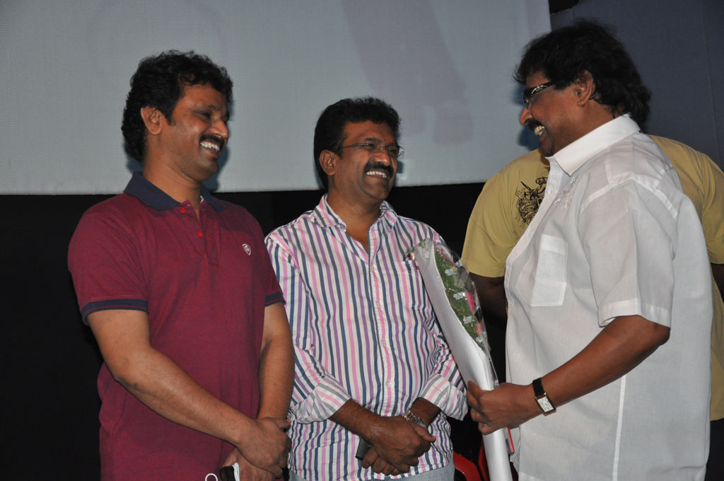 Thulli Ezhundhathu Kadhal Audio Launch Event hd photo