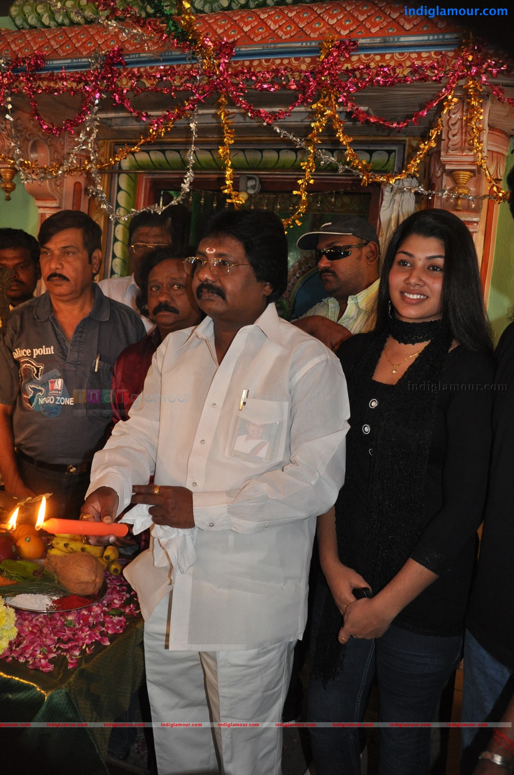 Nee Vara Vendum Movie Launch Event hd photo
