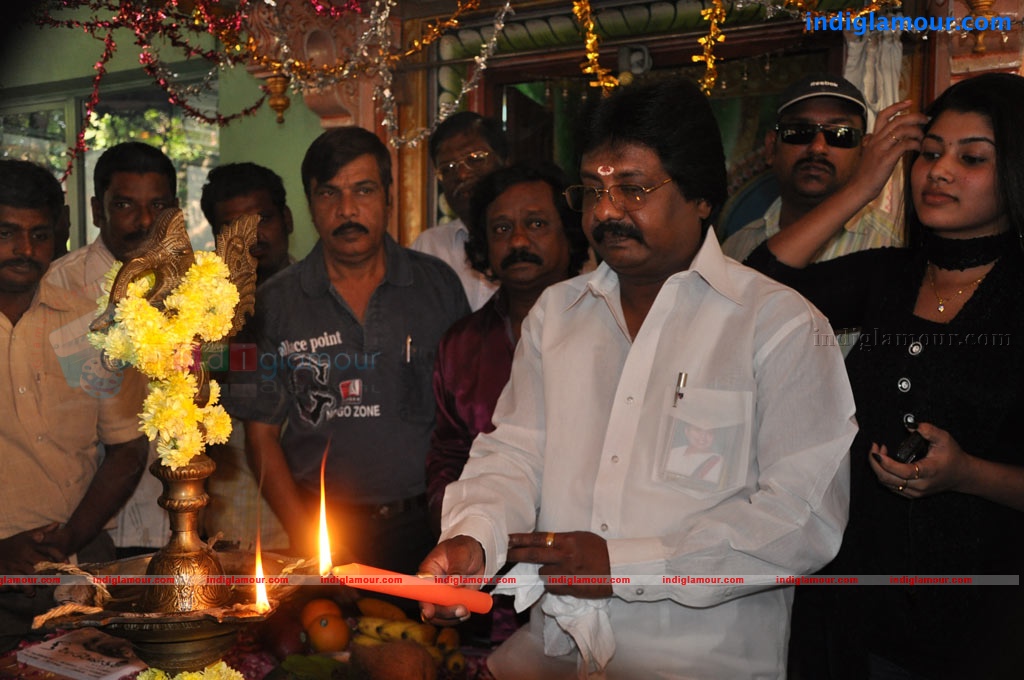 Nee Vara Vendum Movie Launch Event hd photo