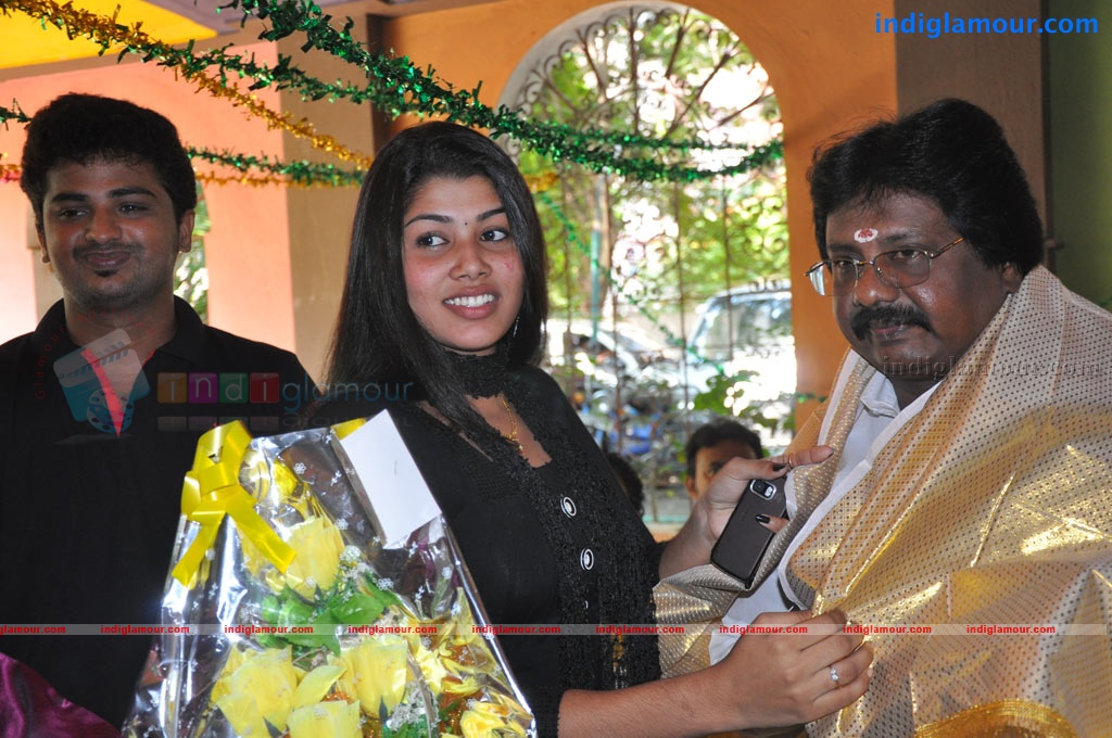 Nee Vara Vendum Movie Launch Event hd photo