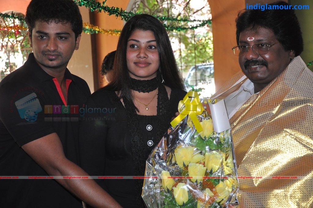Nee Vara Vendum Movie Launch Event hd photo