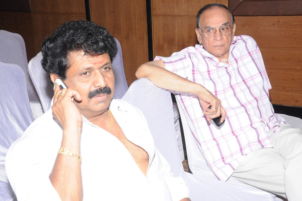 Aval Serial Team Press Meet Event hd photo