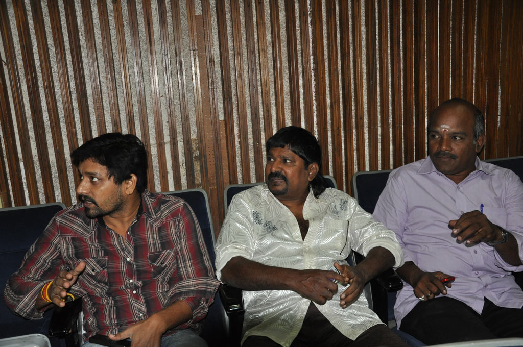 Adhi Thappu Audio Launch Event hd photo