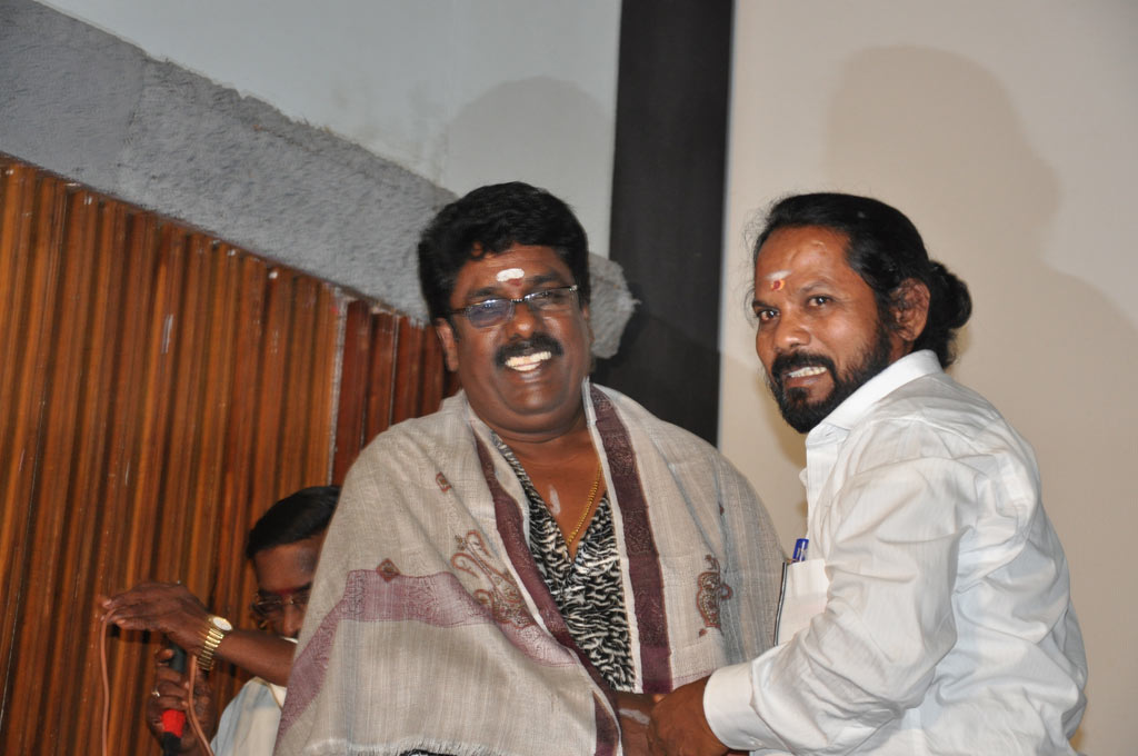 Adhi Thappu Audio Launch Event hd photo
