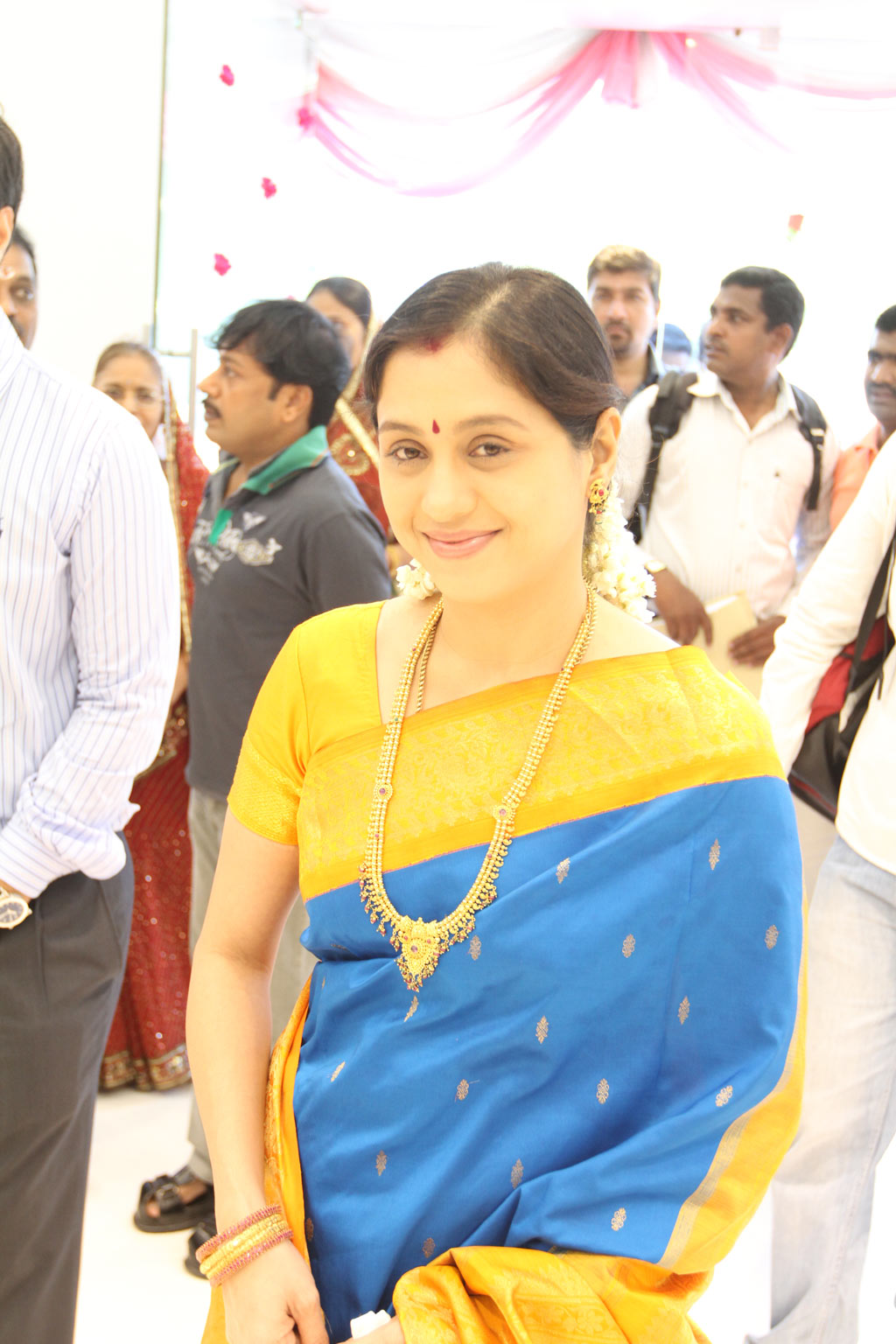 Devayani At Textile Showroom Inauguration Event hd photo