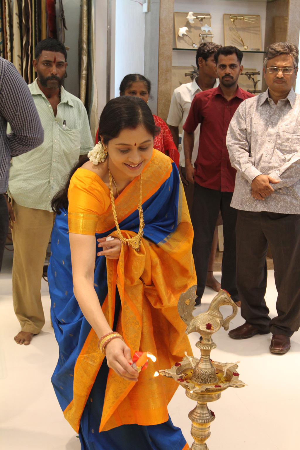 Devayani At Textile Showroom Inauguration Event hd photo