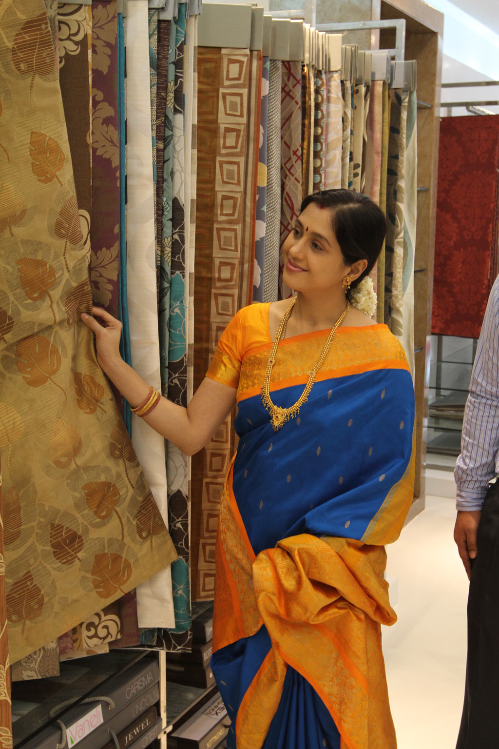 Devayani At Textile Showroom Inauguration Event hd photo