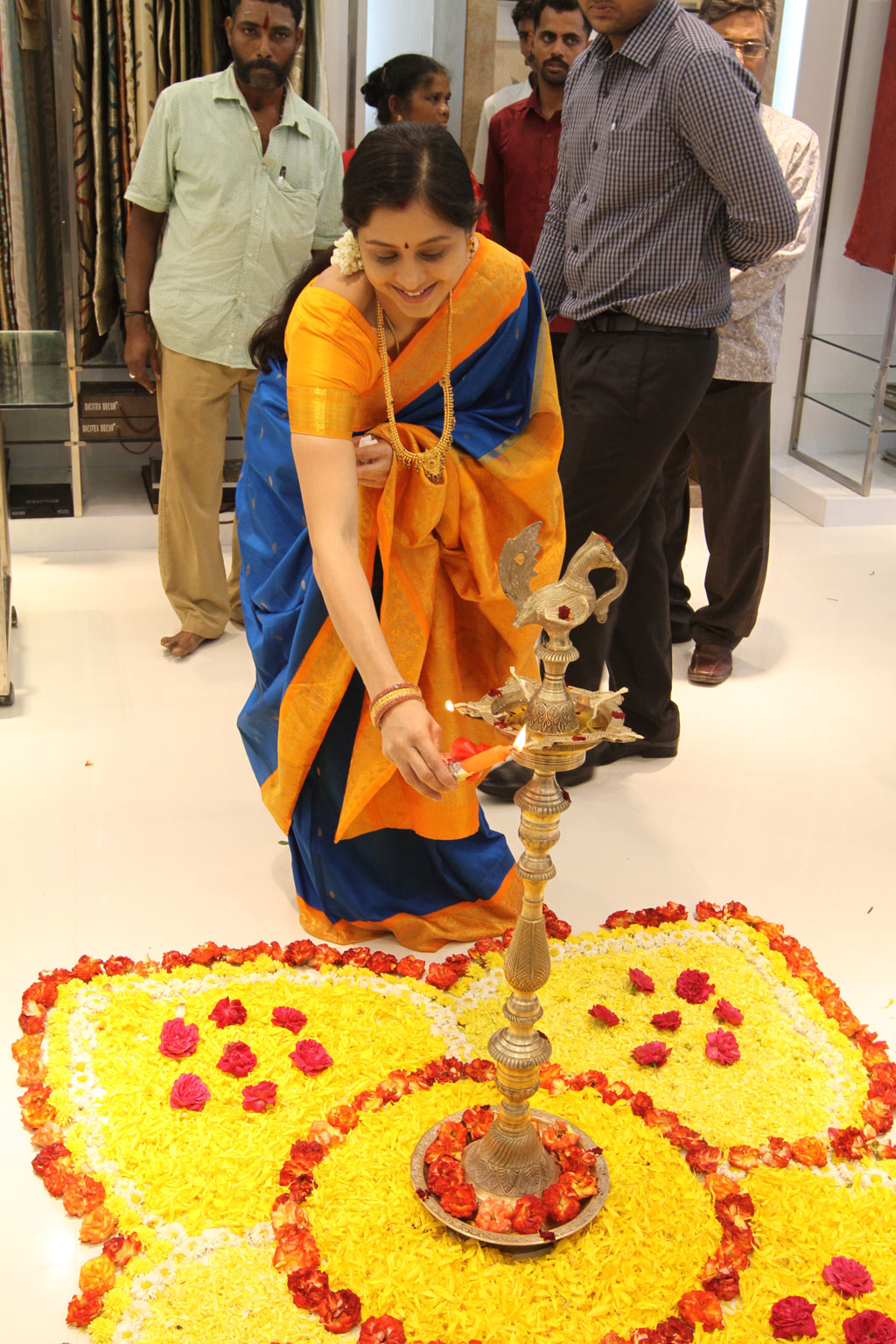 Devayani At Textile Showroom Inauguration Event hd photo