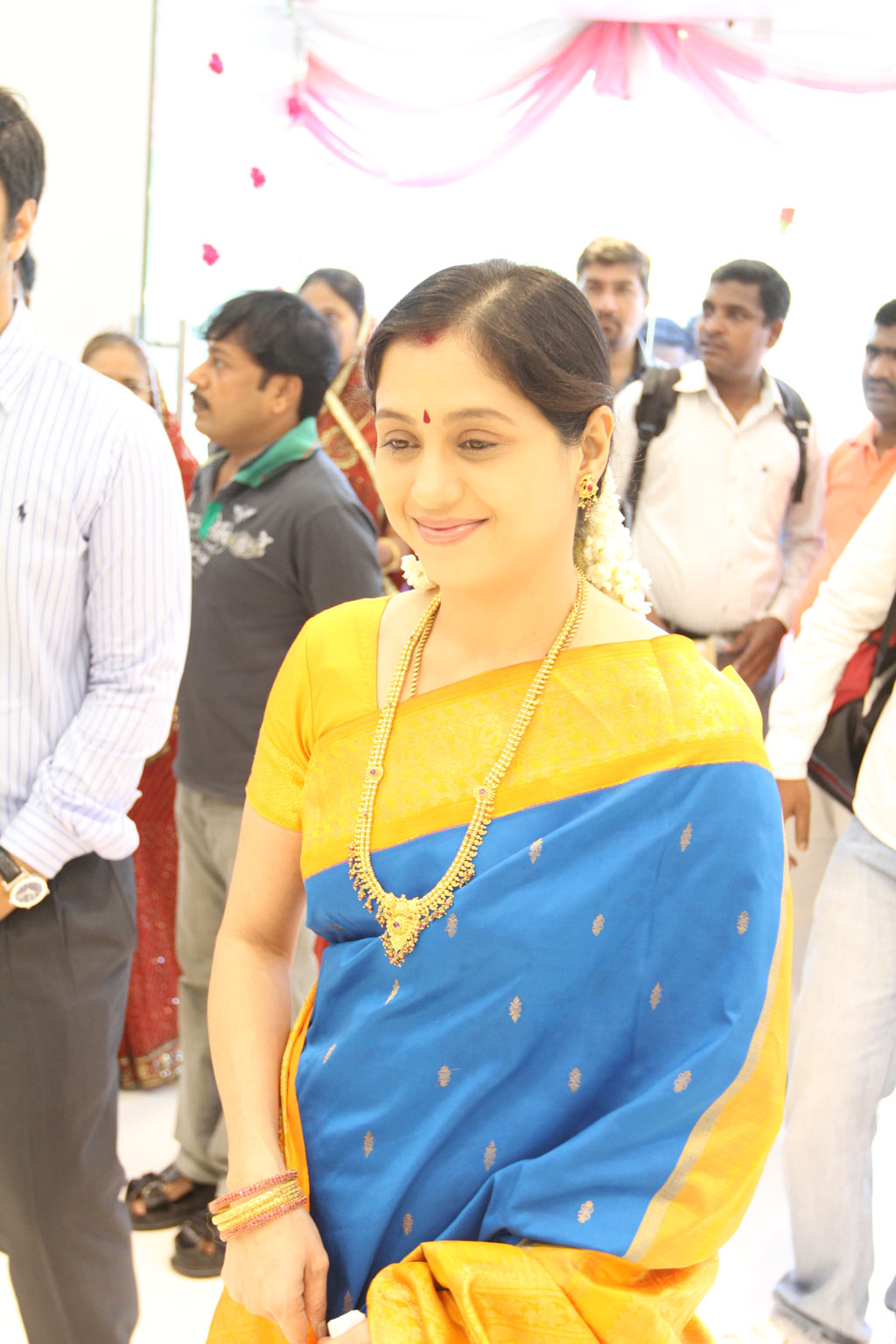 Devayani At Textile Showroom Inauguration Event hd photo