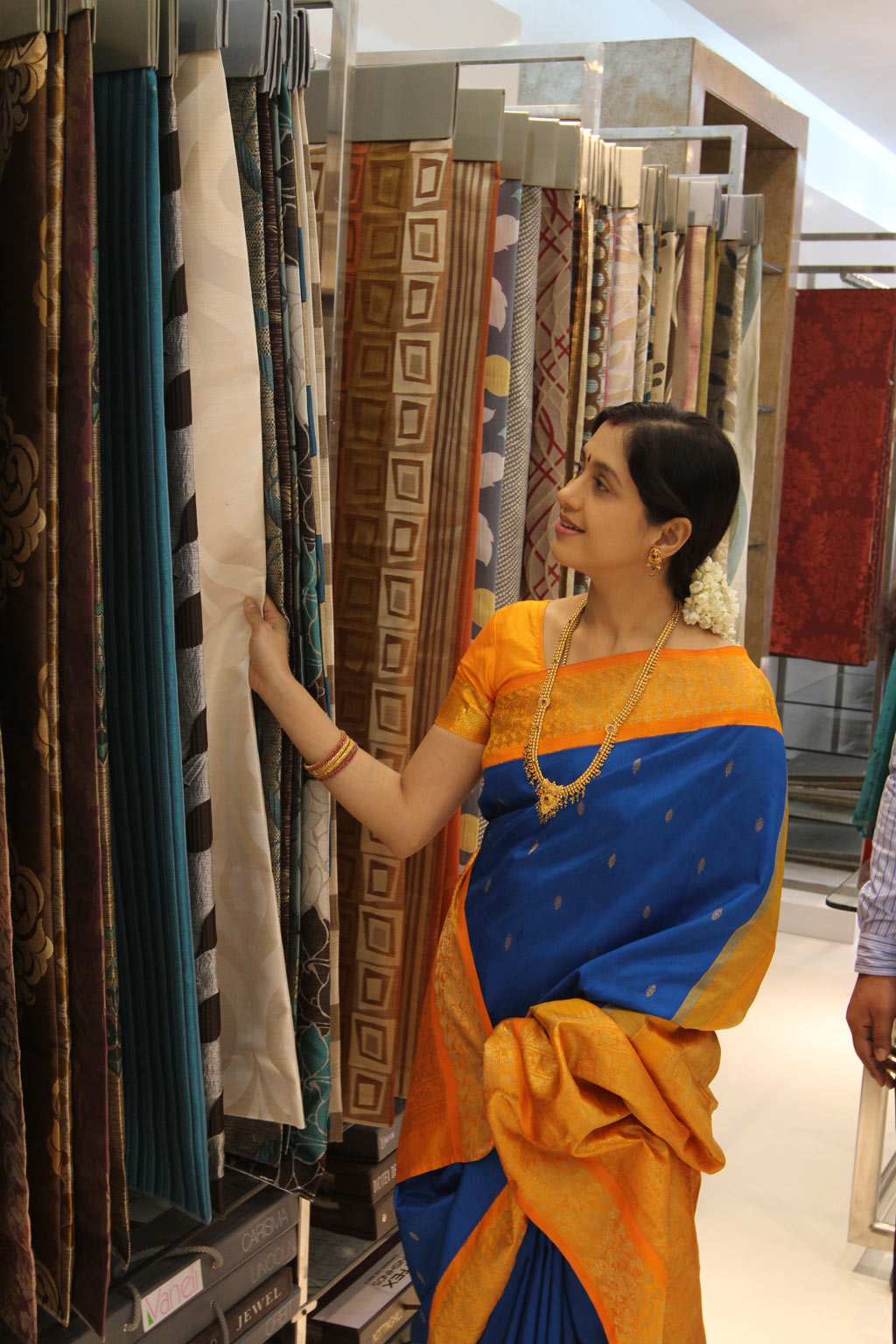 Devayani At Textile Showroom Inauguration Event hd photo