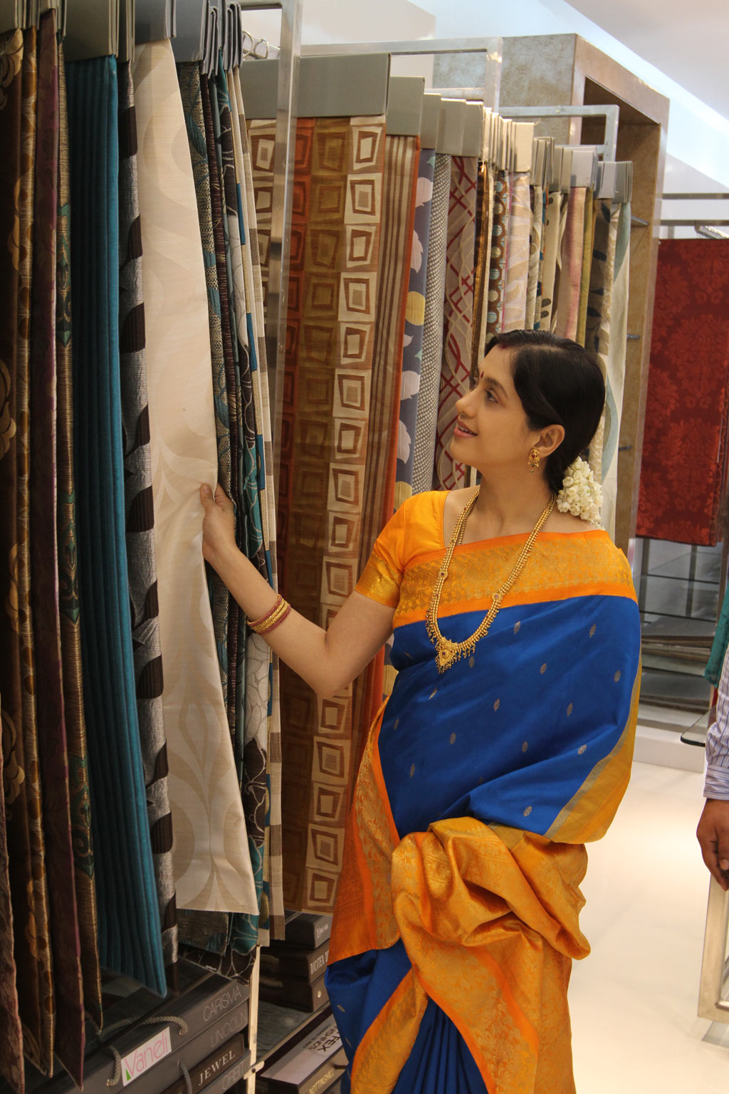 Devayani At Textile Showroom Inauguration Event hd photo