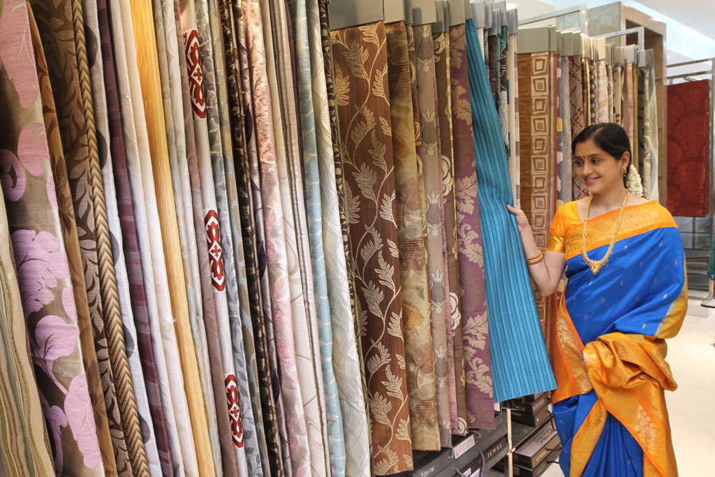 Devayani At Textile Showroom Inauguration Event hd photo