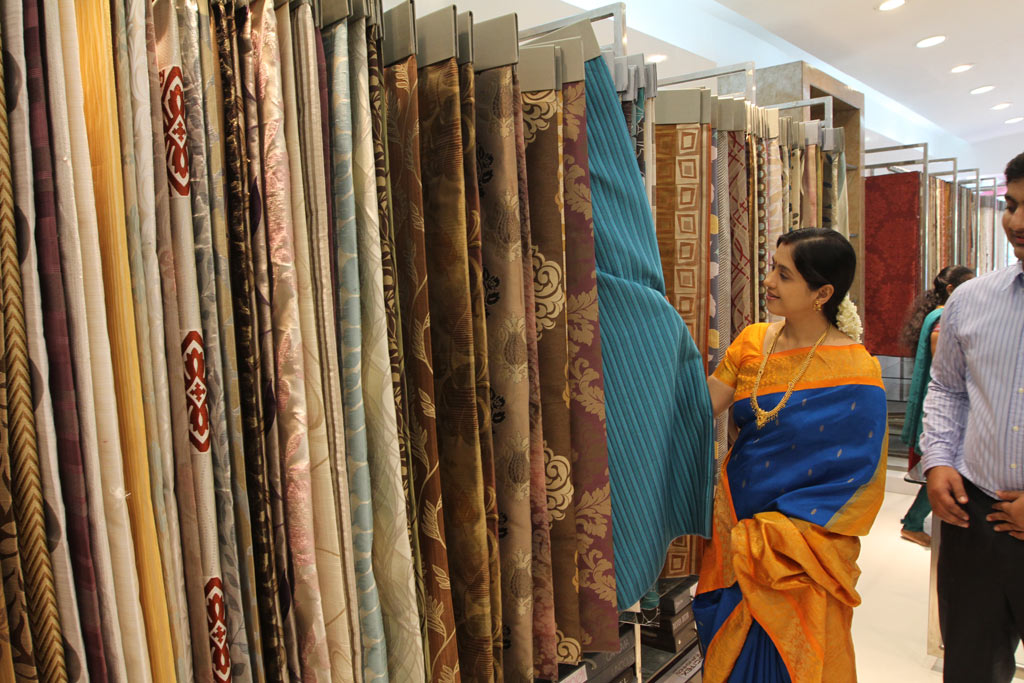 Devayani At Textile Showroom Inauguration Event hd photo