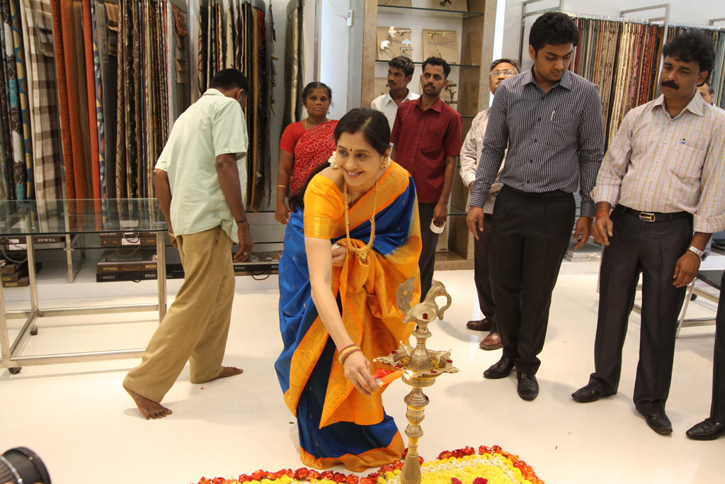 Devayani At Textile Showroom Inauguration Event hd photo