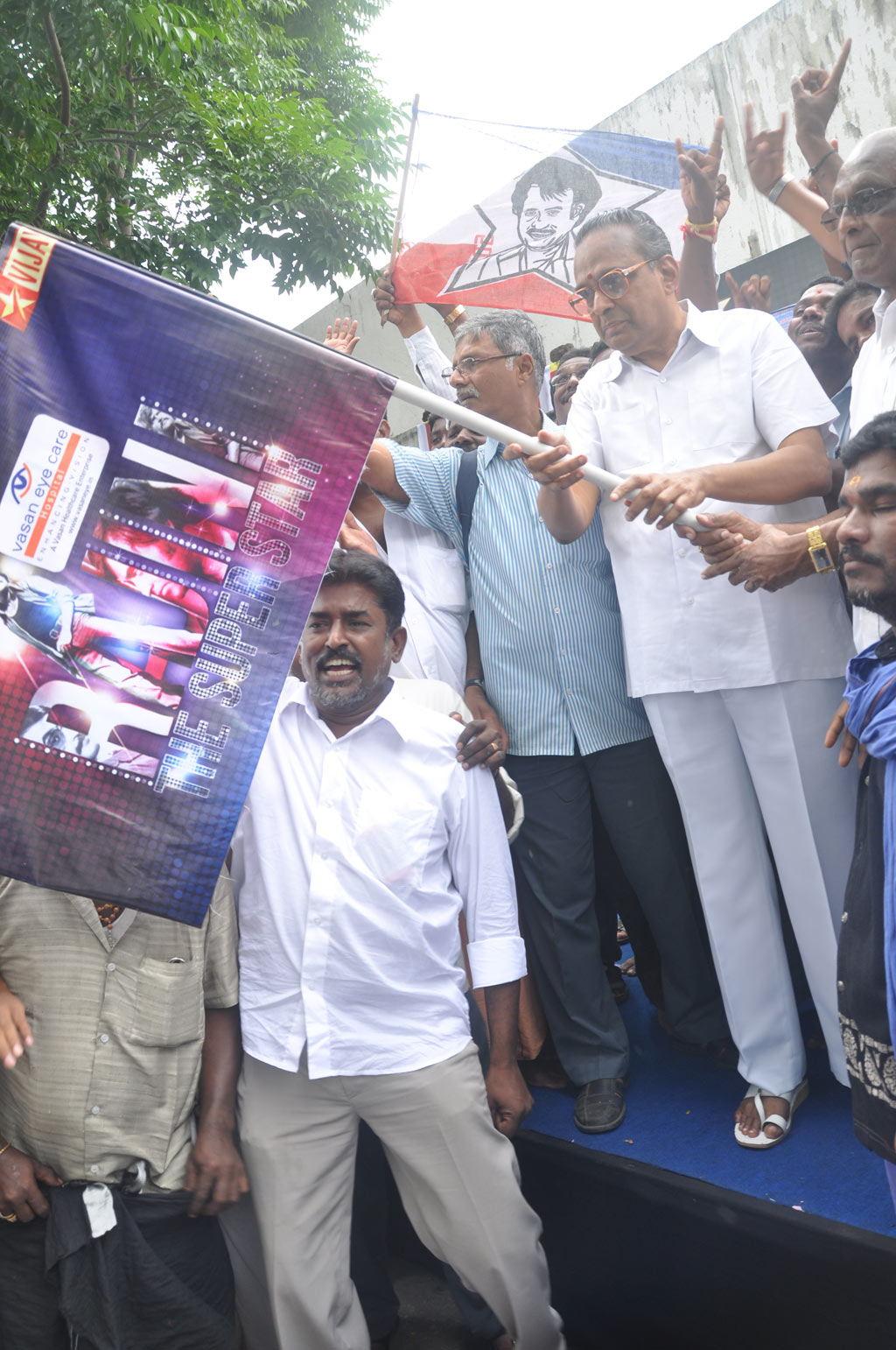 Flag Off ceremony of Rajini Rasigan Express Event hd photo