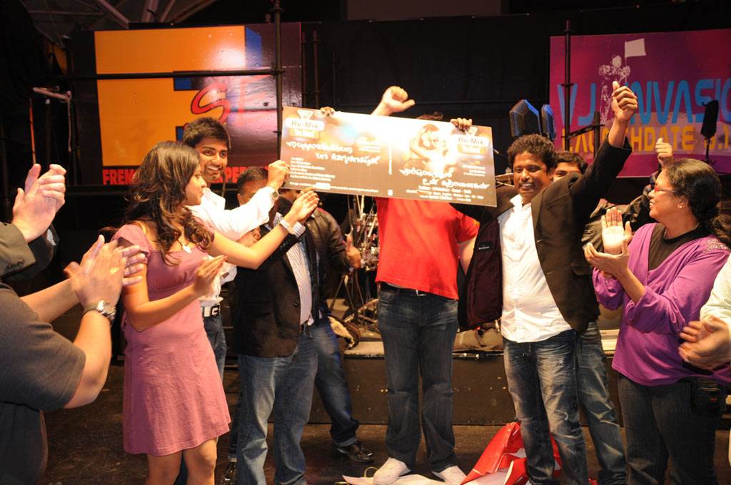 Muppoluthum Un Karpanaigal Remix Oumurai Song Launch Event hd photo