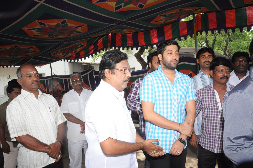 Naan Nallavan Movie Launch Event hd photo