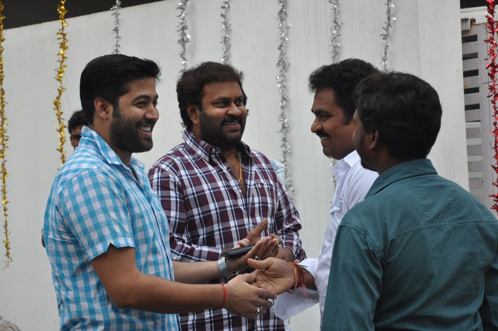 Naan Nallavan Movie Launch Event hd photo