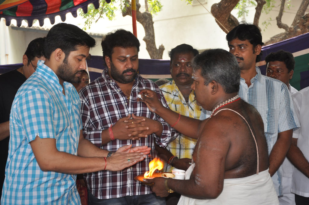 Naan Nallavan Movie Launch Event hd photo