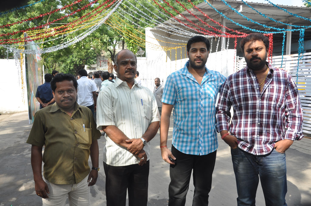 Naan Nallavan Movie Launch Event hd photo