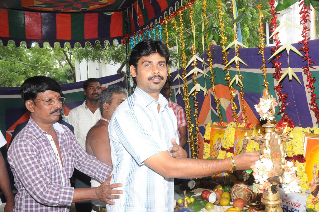 Naan Nallavan Movie Launch Event hd photo