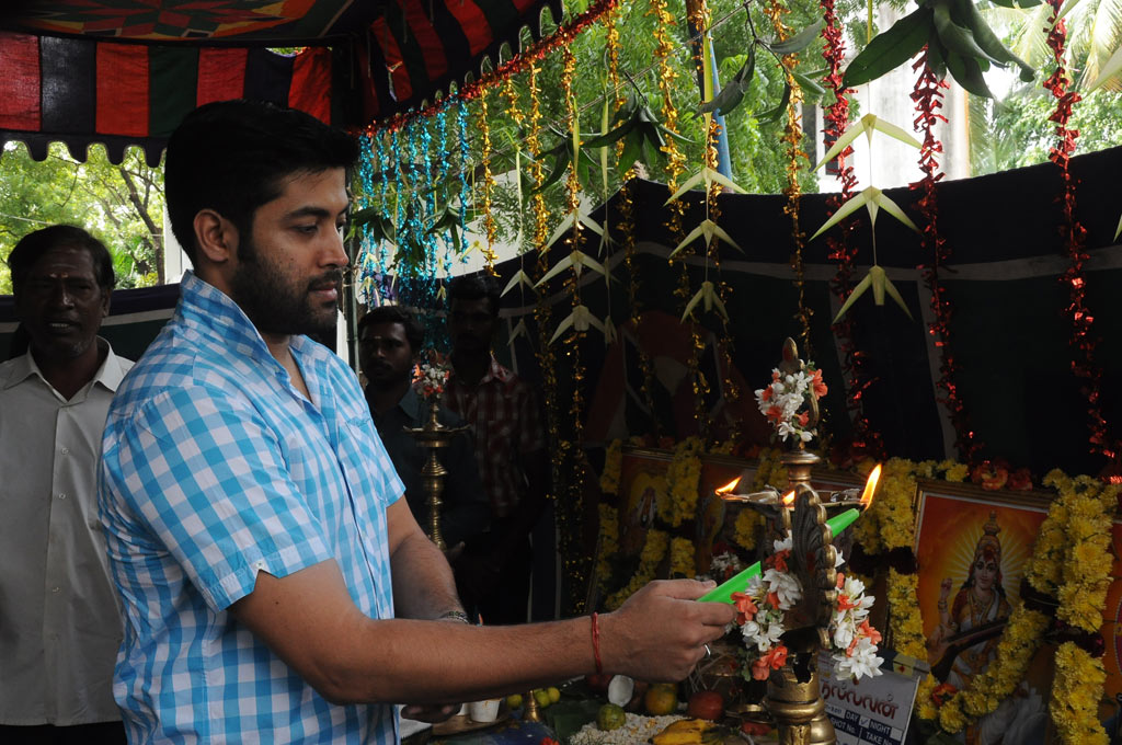Naan Nallavan Movie Launch Event hd photo