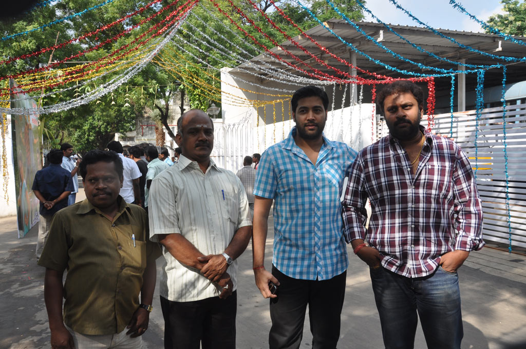 Naan Nallavan Movie Launch Event hd photo