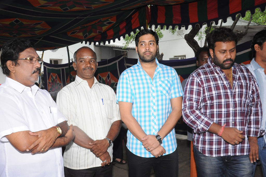 Naan Nallavan Movie Launch Event hd photo